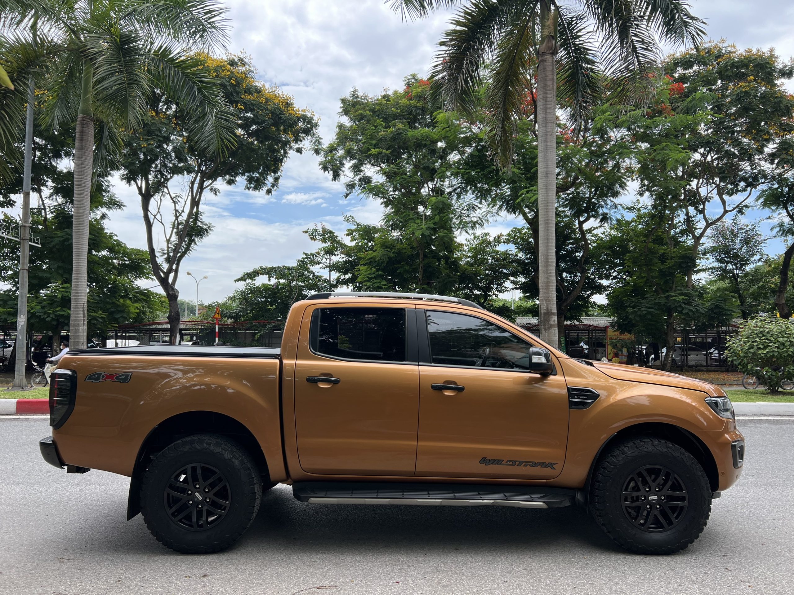 Bán tải Ford Ranger Wildtrak 2018 Hà Nội đăng kí 2019 xe đẹp