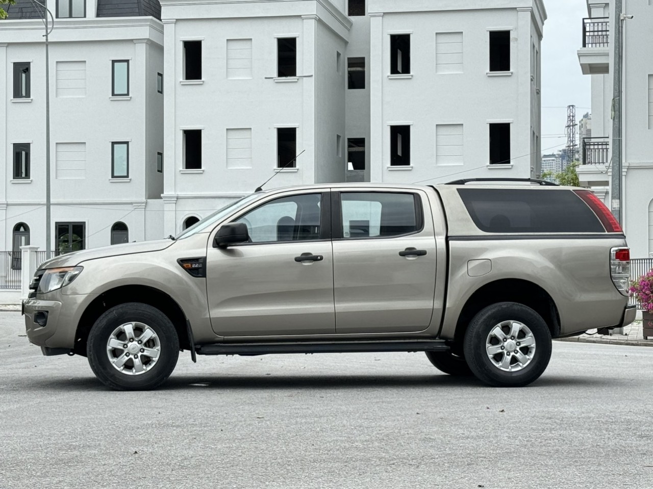 Bán xe Ford Ranger XL 2015 MT 2 cầu bản full kịch