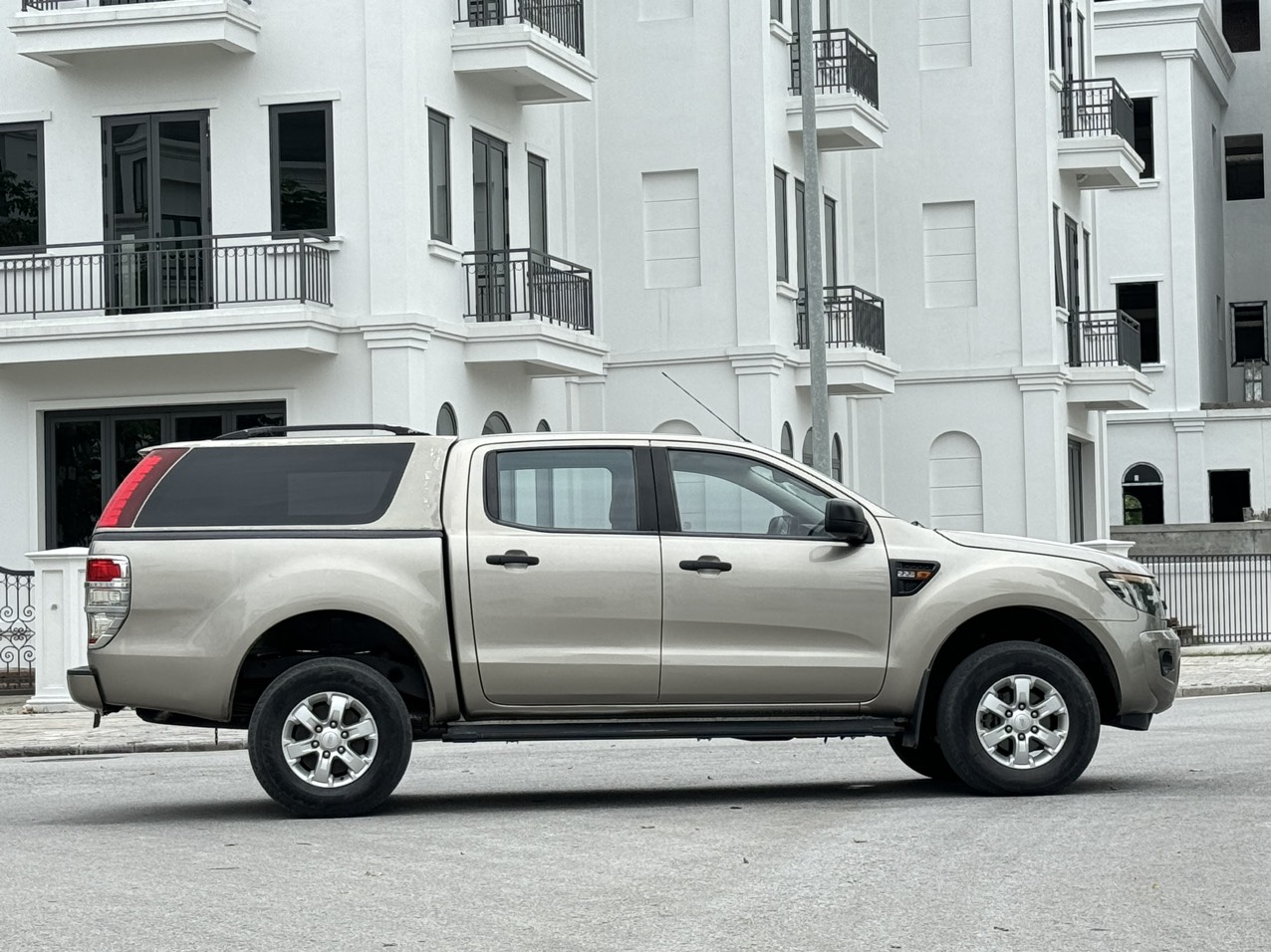 Bán xe Ford Ranger XL 2015 MT 2 cầu bản full kịch