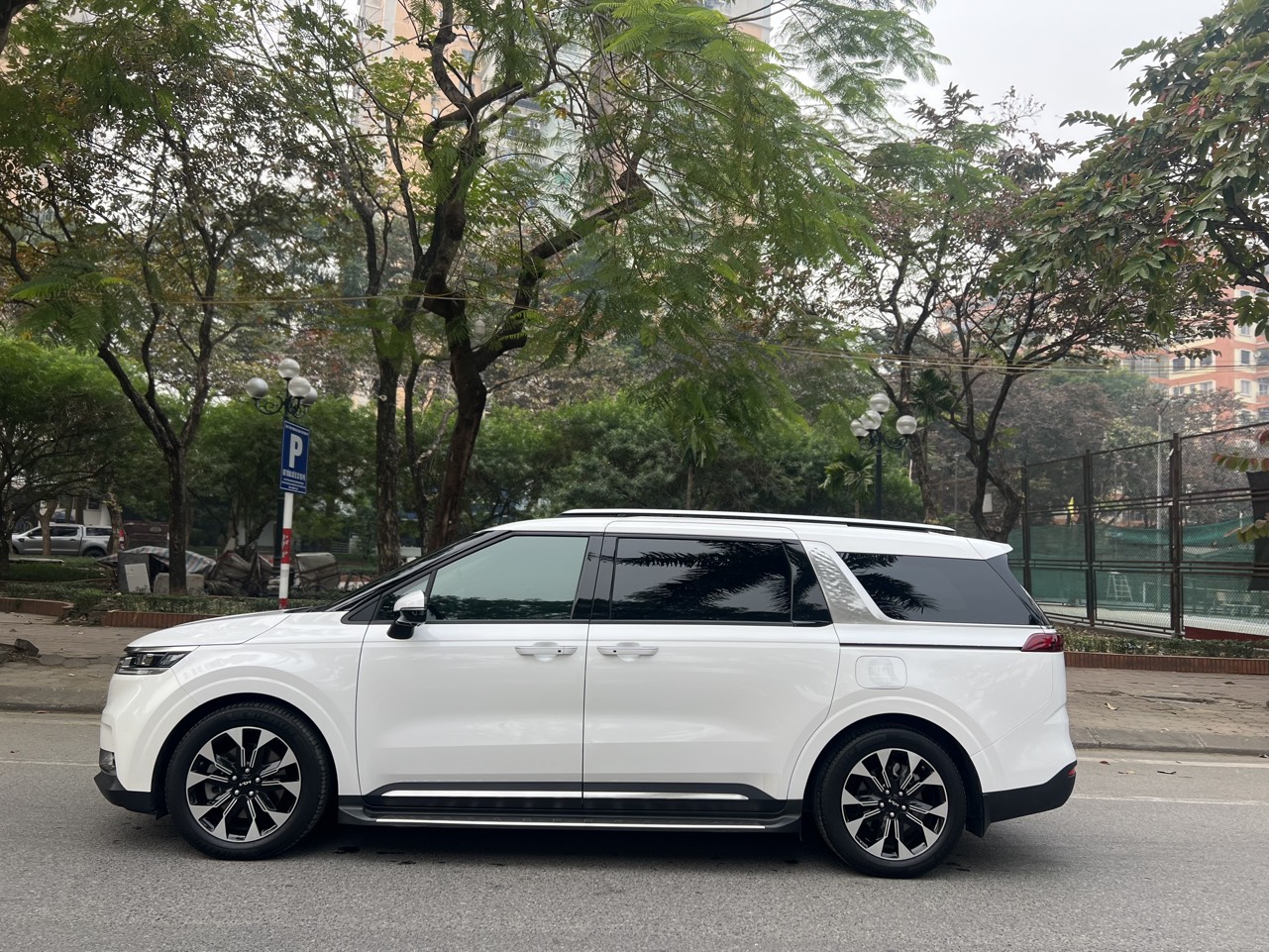 Kia Carnival 2022 máy dầu 2.2L Signature bản cũ odo 39000km