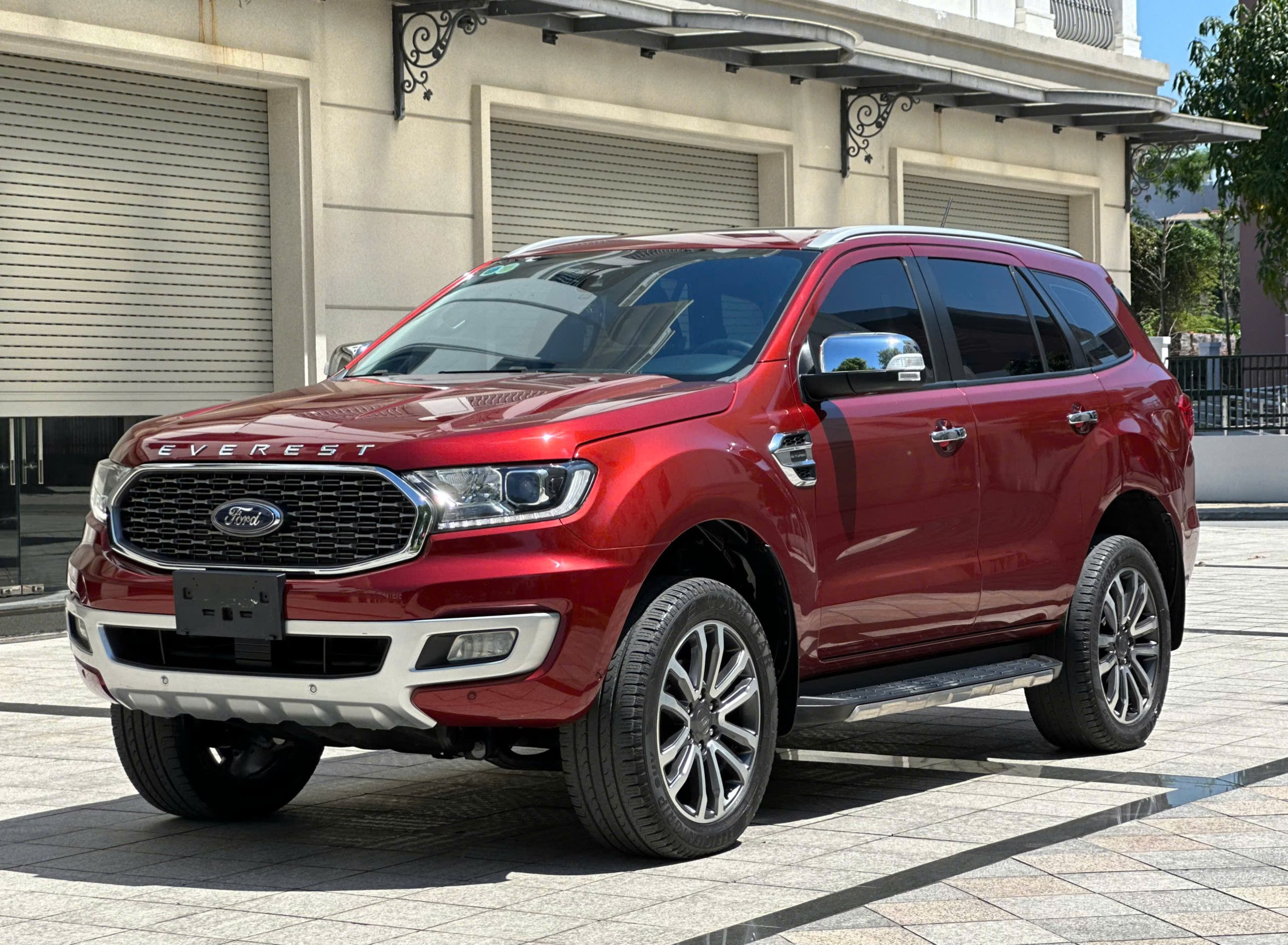 Ford Everest 2021 titanium đỏ